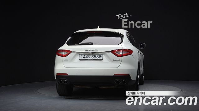 Maserati Levante 3.0 S AWD Premium - фото 3