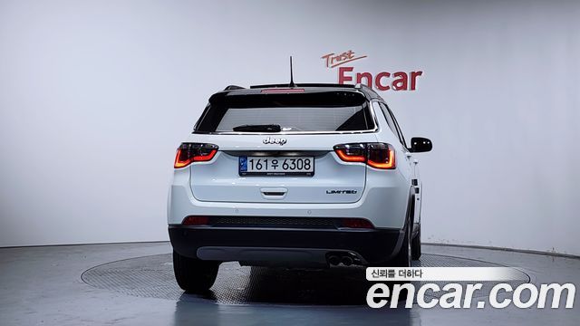 Jeep Compass 2-го поколения 2.4 limited 2WD - фото 3