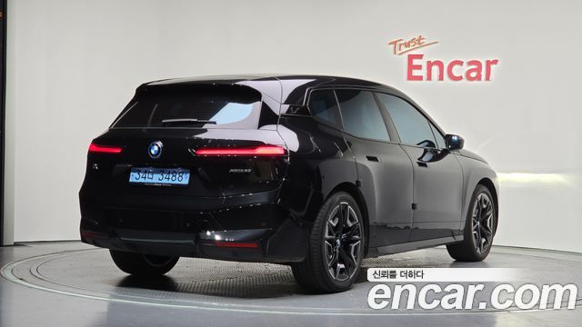BMW iX xDrive50 Sports Plus - фото 1