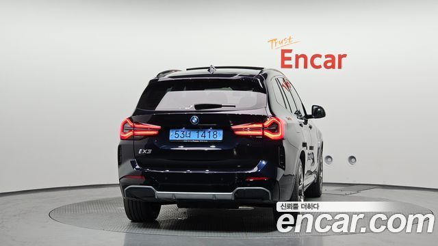 BMW iX3 M Sports - фото 3