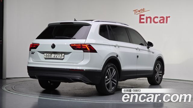 Volkswagen Tiguan 2.0 TDI Prestige - фото 1