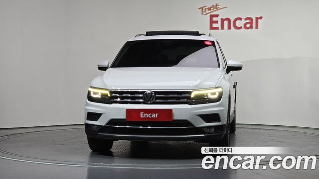 Volkswagen Tiguan 2.0 TDI Prestige - фото 2