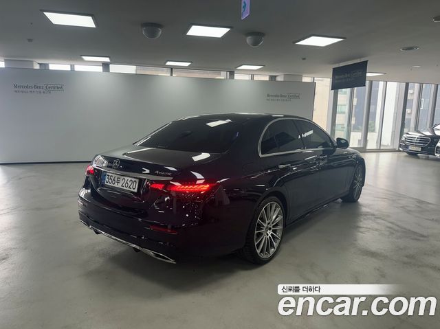 Mercedes-Benz E-Class W213 E350 4MATIC AMG Line - фото 1