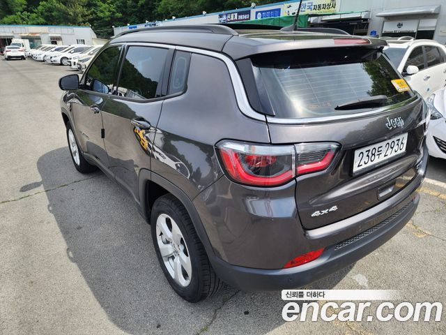 Jeep Compass 2-го поколения 2.4 Longitude AWD - фото 3