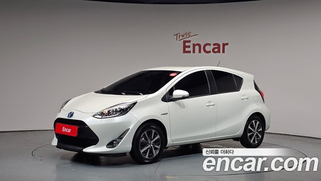 Toyota Prius 1.5 - фото 0