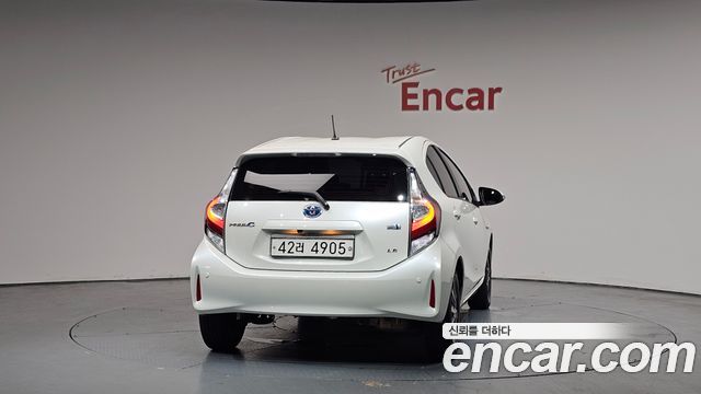 Toyota Prius 1.5 - фото 3