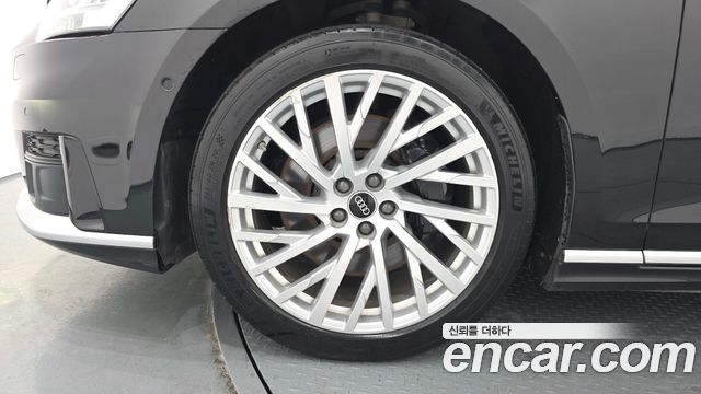 Audi A8 D5 55 TFSI Quattro LWB - фото 4
