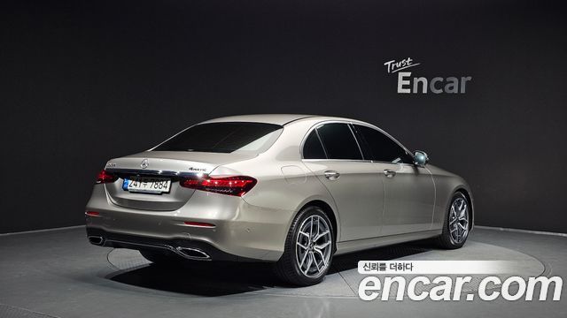 Mercedes-Benz E-Class W213 E220d 4MATIC AMG Line - фото 1