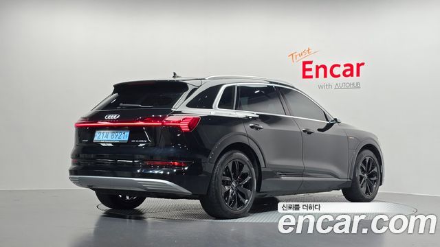 Audi e-tron 55 Quattro - фото 1
