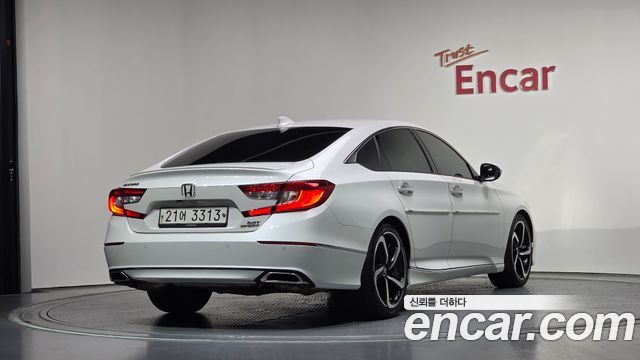 Honda Accord 10-го поколения 2.0 Turbo Sport - фото 1