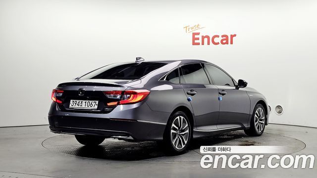 Honda Accord 10-го поколения 2.0 Hybrid Touring - фото 1