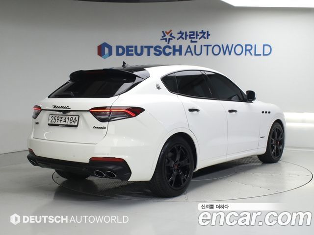 Maserati Levante 3.0 AWD GranSport - фото 1