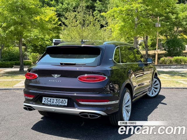 Bentley Bentayga 4.0 V8 EWB First Edition - фото 1