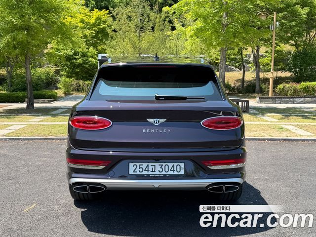 Bentley Bentayga 4.0 V8 EWB First Edition - фото 3