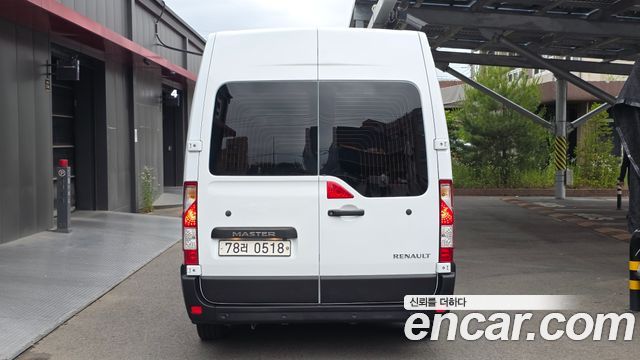 Renault Samsung Master 2.3 15-Seater - фото 3