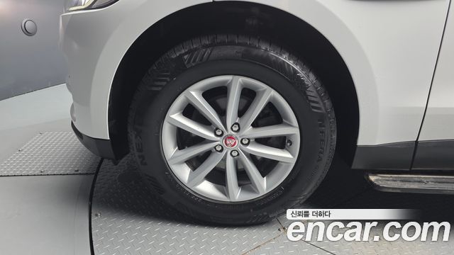Jaguar F-PACE 20d Portfolio - фото 4