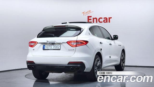 Maserati Levante 3.0 AWD GranSport - фото 1
