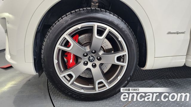 Maserati Levante 3.0 AWD GranSport - фото 4