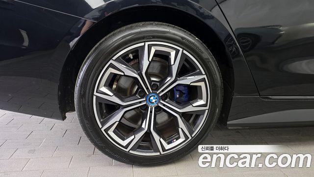 BMW i4 eDrive40 M Sports Pro - фото 4