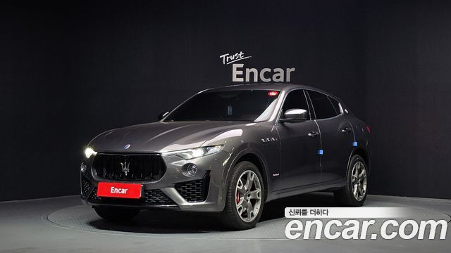 Maserati Levante 3.0 Diesel AWD GranSport - фото 0