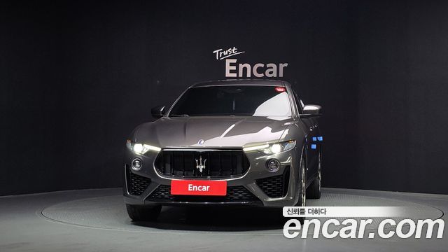 Maserati Levante 3.0 Diesel AWD GranSport - фото 2