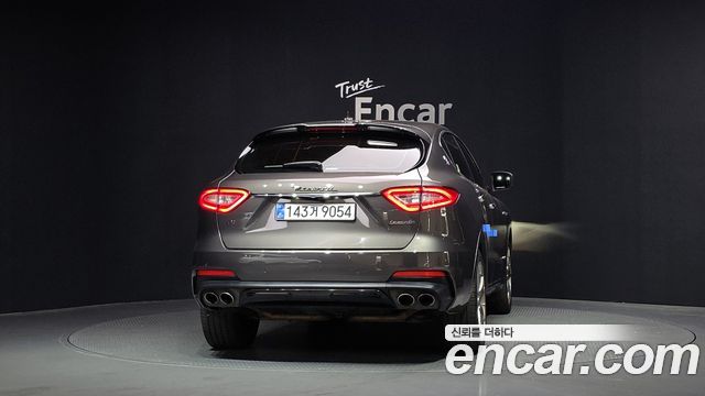 Maserati Levante 3.0 Diesel AWD GranSport - фото 3