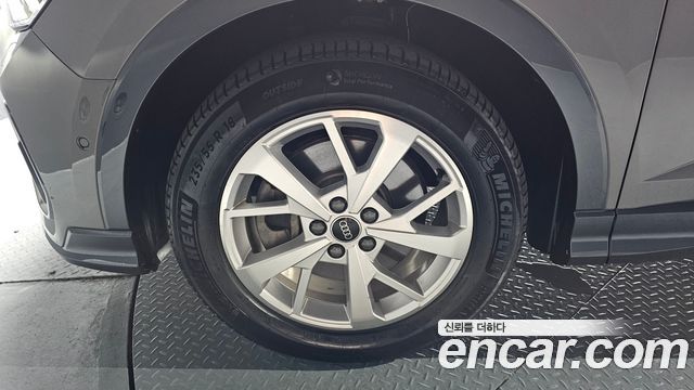 Audi Q3 F3 40 TFSI Quatrro Sport Back - фото 4