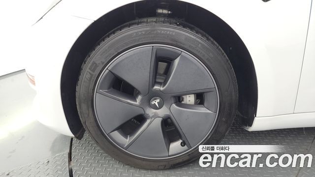 Tesla Model 3 RWD - фото 4