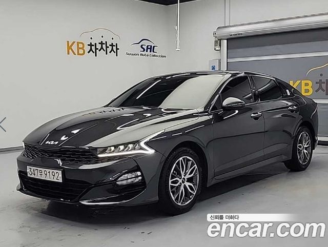 Kia K5 3-го поколения 2.0 Prestige - фото 1