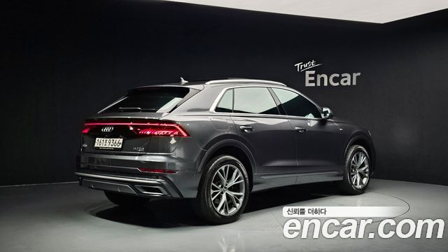 Audi Q8 50 TDI Quattro Premium - фото 1