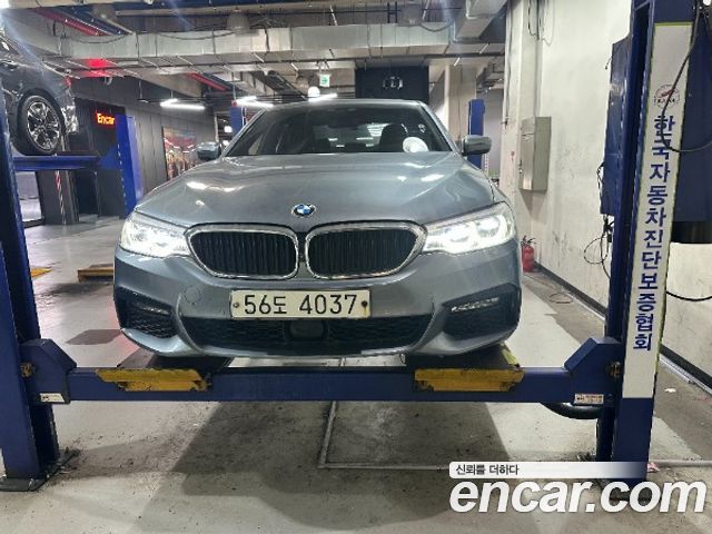 BMW 5-Series G30 520d xDrive M Sport Package Plus - фото 0