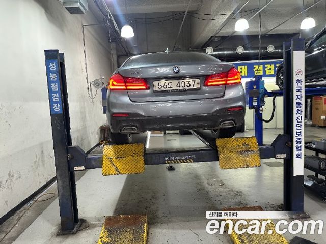 BMW 5-Series G30 520d xDrive M Sport Package Plus - фото 1