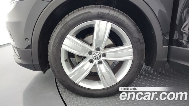Volkswagen Tiguan 2-го поколения 2.0 TDI 4Motion Prestige - фото 4
