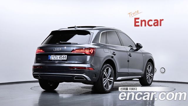 Audi Q5 FY 40 TDI Quattro Premium Sportback - фото 1