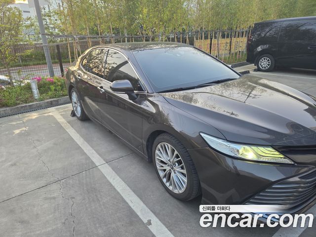 Toyota Camry XV70 2.5 - фото 2