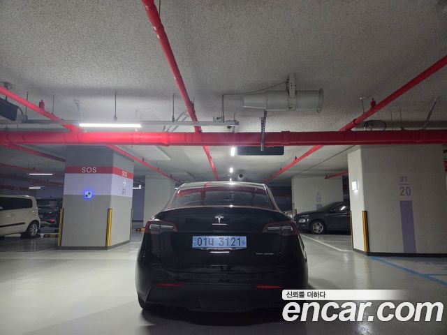 Tesla Model Y Long Range AWD - фото 3