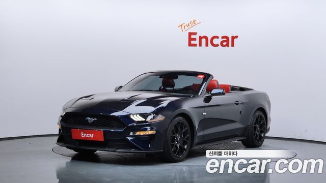Ford Mustang Convertible - фото 0