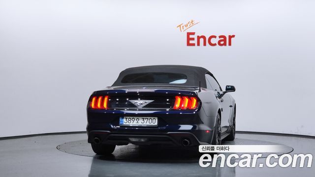 Ford Mustang Convertible - фото 3