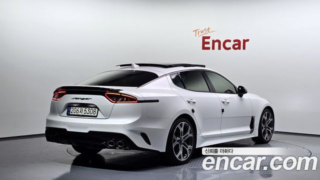 Kia Stinger 2.0 Turbo 2WD Platinum - фото 1