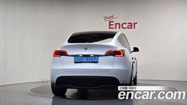 Tesla Model Y RWD - фото 3