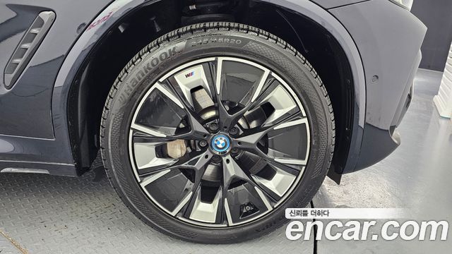 BMW iX3 M Sports - фото 4