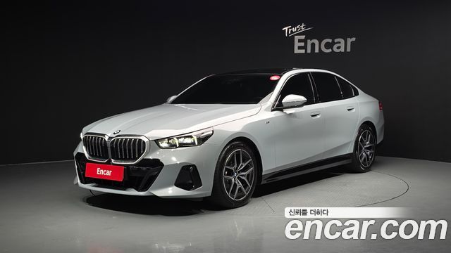 BMW 5-Series G60 520i M Sport - фото 0