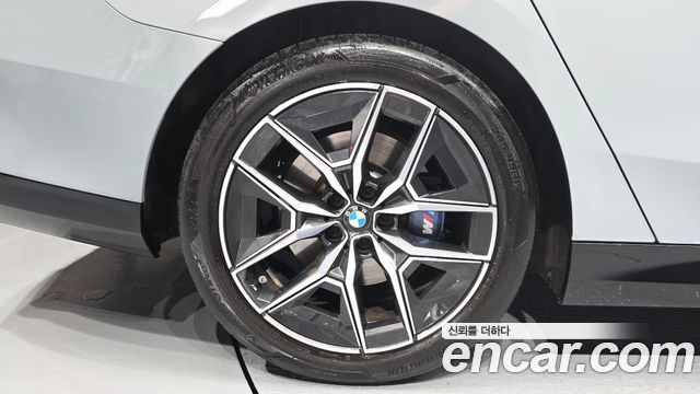 BMW 5-Series G60 520i M Sport - фото 4