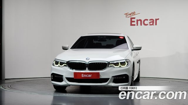 BMW 5-Series G30 530i M Sport Package - фото 2
