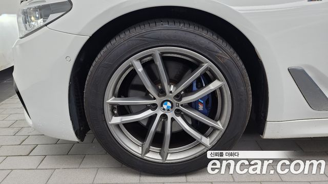 BMW 5-Series G30 530i M Sport Package - фото 4