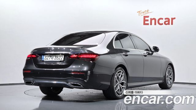 Mercedes-Benz E-Class W213 E220d 4MATIC AMG Line - фото 0