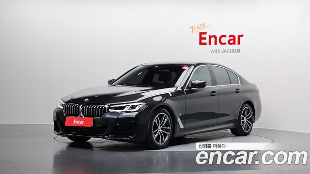 BMW 5-Series G30 520i M Sport - фото 0