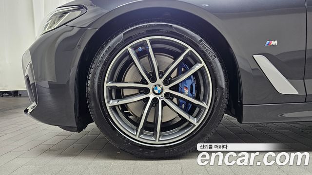 BMW 5-Series G30 520i M Sport - фото 4
