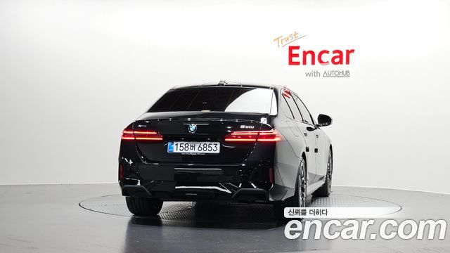 BMW 5-Series G60 530i xDrive M Sport Pro Special Edition - фото 3