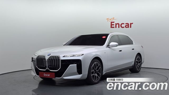 BMW 7-Series G70 740d xDrive M Sport - фото 0